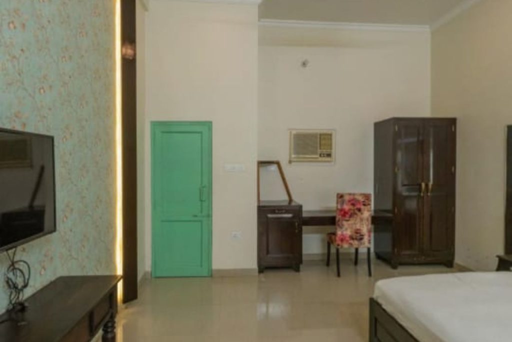 Getting-ready suite at Jamdoli Fort