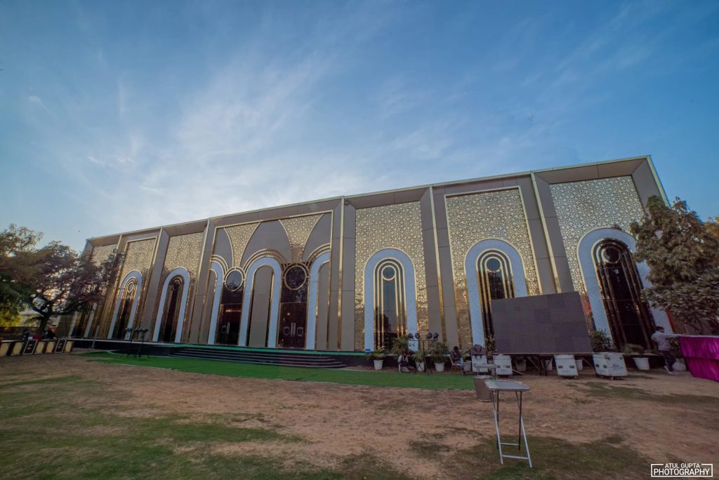 Arched façade of the banquet building