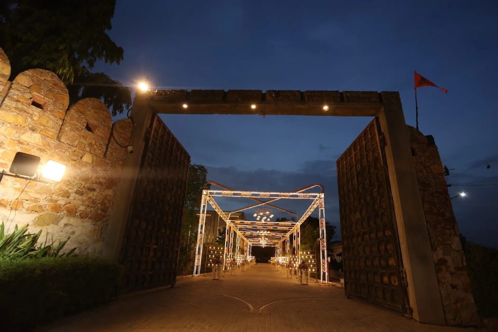 Jamdoli Fort entrance gate at dusk